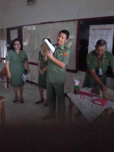 Wabup Tinjau Pelaksanaan UN di SMAN 1 Kawangkoan